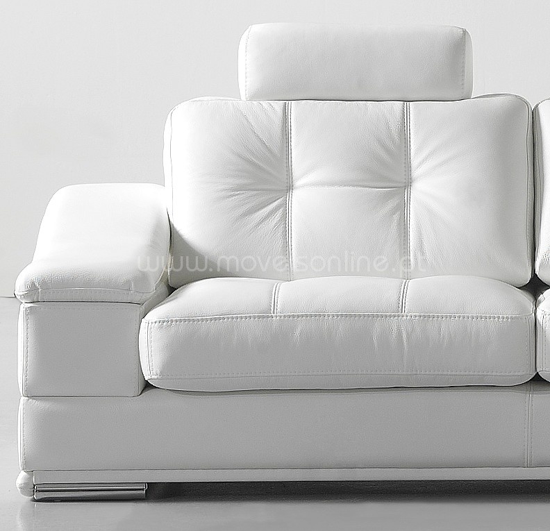 Desfruta do conforto e estilo deste exclusivo sofá de canto Lille. O seu design moderno e versátil proporciona um toque de sofisticação na sua sala.