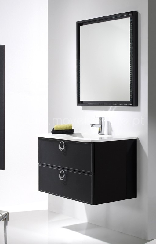 Aproveite a beleza do nosso móvel casa de banho Leder 3. Com design moderno e cores vibrantes, é a escolha perfeita para qualquer espaço.