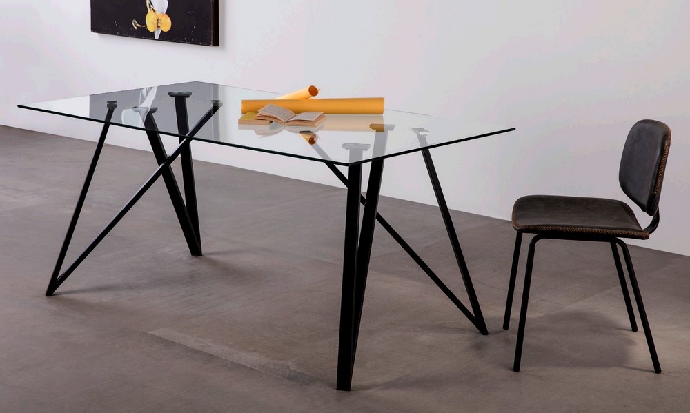 A mesa de vidro Gaia é perfeita para dar um toque de modernidade ao seu lar. Seu design clean e minimalista traz um estilo único para o seu ambiente!