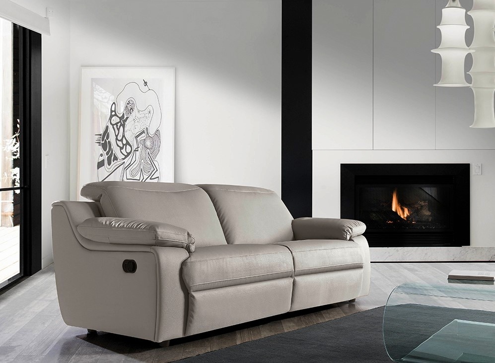 Conforto e relaxamento garantidos com o sofá relax 2 lugares Ottavio. Uma peça essencial para quem procura o melhor da decoração!