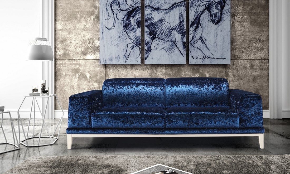O sofá Vitoria 2 lugares é o sonho de todos os design lovers. Seu estilo moderno e elegante proporciona um ambiente aconchegante para a sua casa.