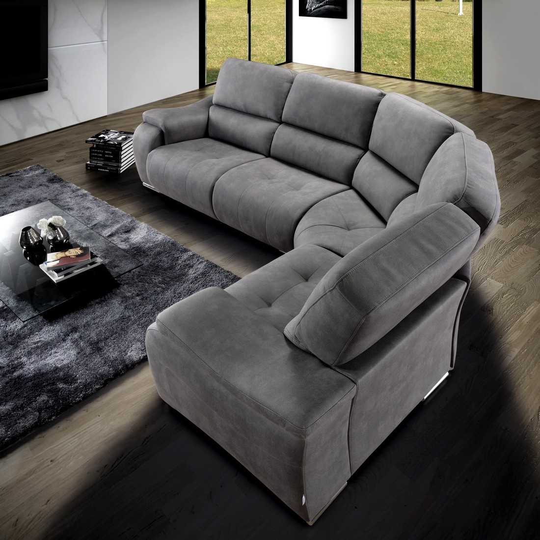 O sofá de canto Koris é a escolha certa para quem procura design moderno, conforto e utilidade. Uma peça versátil que se adapta facilmente a qualquer ambiente.