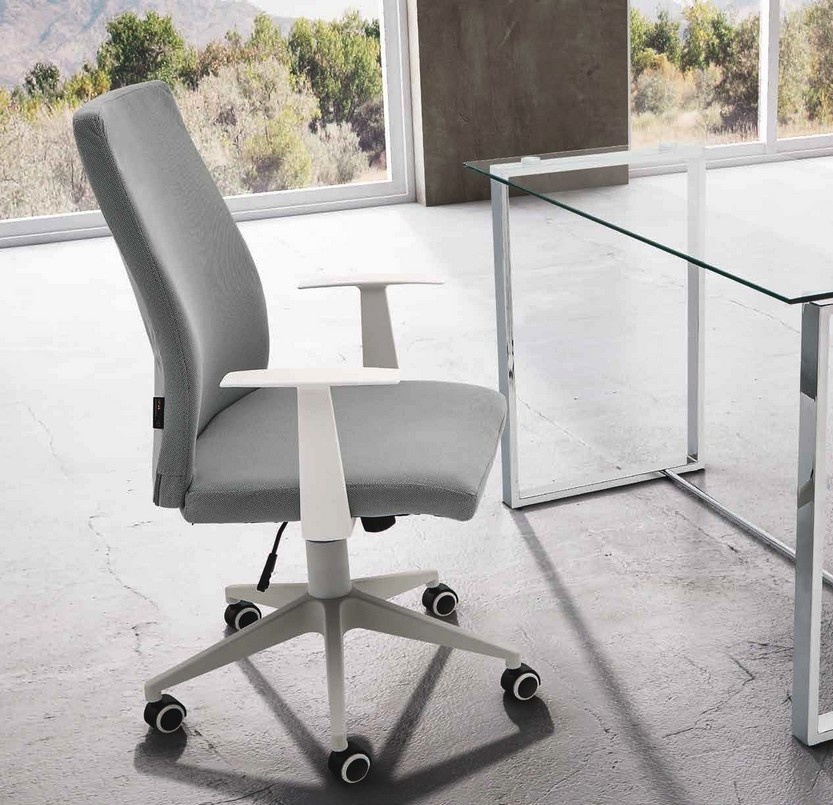 Melhorar a produtividade com o conforto adequado. A cadeira de escritório Makoke oferece total suporte à sua postura e muito mais!