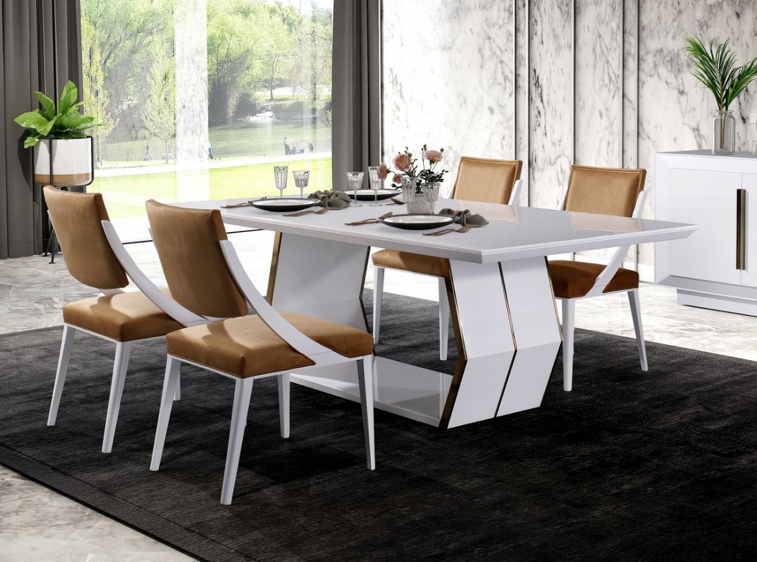 Uma mesa de jantar que combina modernidade e elegância a Sagres White é o toque final perfeito para a sua casa.