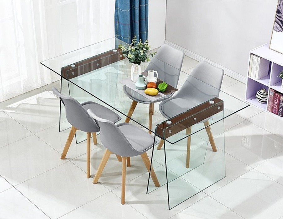 A mesa de vidro Selene, com a sua elegância e beleza únicas, é o destaque do seu ambiente. Um estilo moderno e sofisticado para todas as suas refeições!