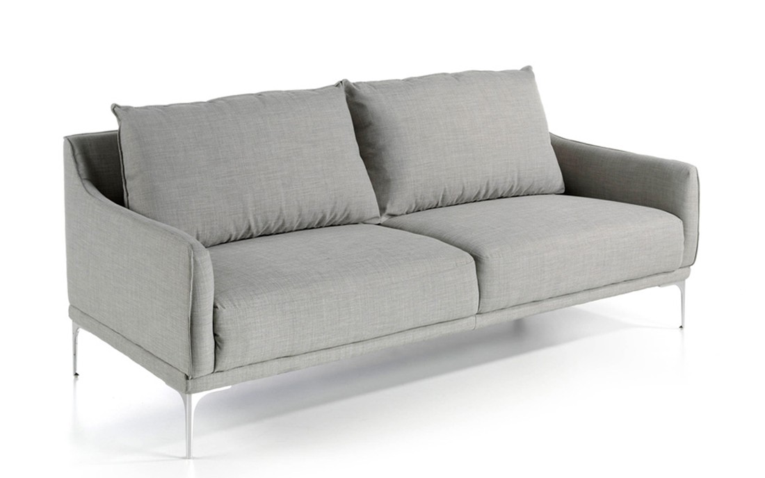 O sofá Marbella é a solução ideal para quem procura conforto e modernidade! A sua estrutura de 3 lugares é perfeita para qualquer sala de estar.