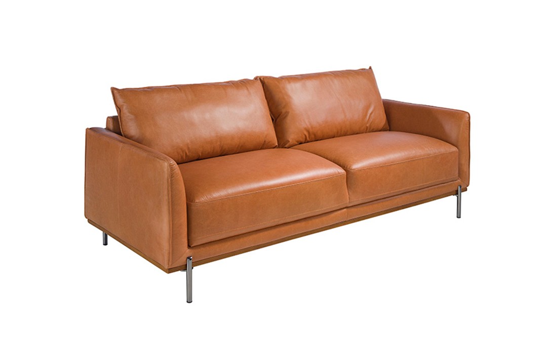 Receba os seus convidados com conforto e estilo! O sofá de 3 lugares Topázio é ideal para qualquer sala, oferecendo aconchego e modernidade ao mesmo tempo.