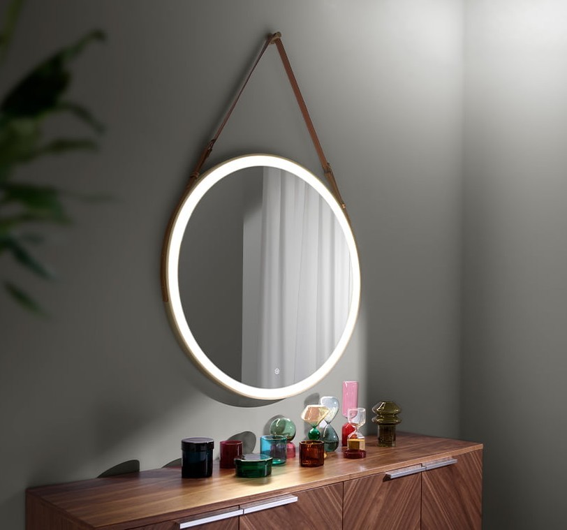O espelho redondo Atrani faz qualquer cômodo ou espaço mais sofisticado e moderno com seu design minimalista e elegante.