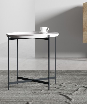 A mesa de apoio Tray 01 é perfeita para a decoração do seu espaço. Combinando praticidade com estilo, esta mesa é ideal para quem procura organização e modernidade.