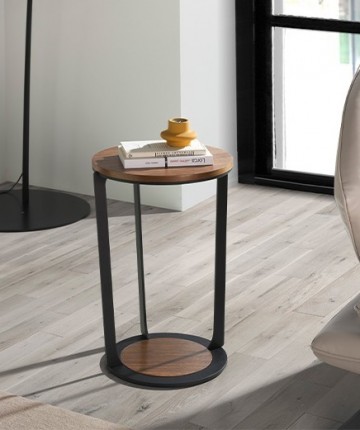A mesa de apoio Vernazza é perfeita para quem busca um toque moderno e elegante para o seu ambiente. Seu design único e versátil completa com sofisticação qualquer espaço.