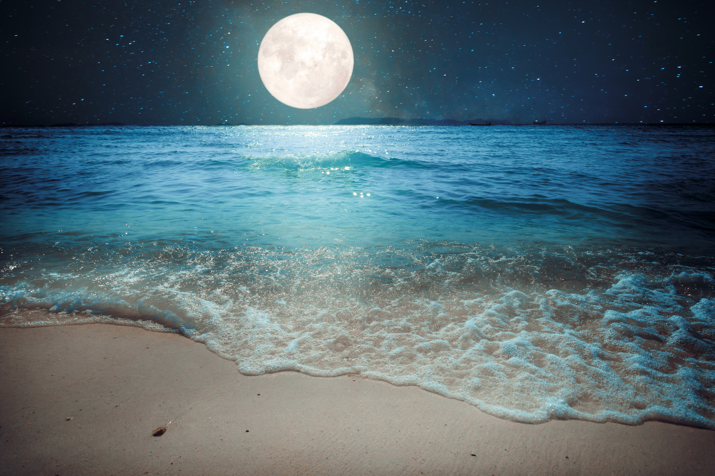 Pintura de lua cheia na praia