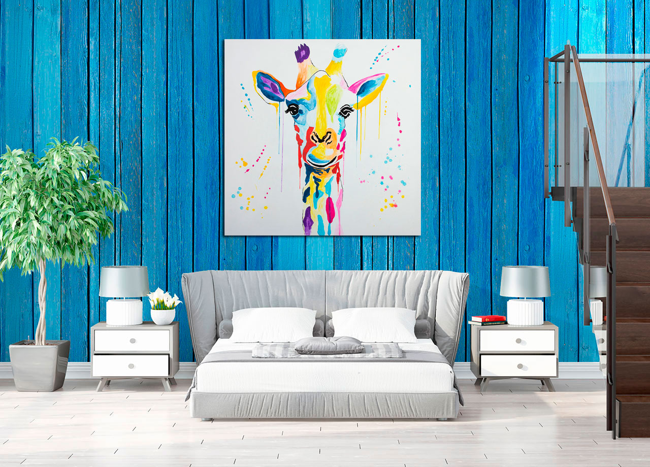 Girafa pintando cores
