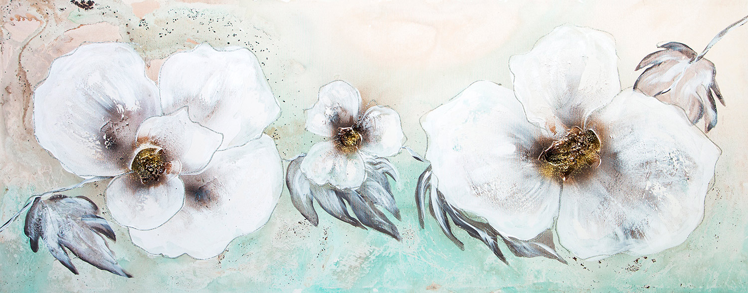Três flores brancas pintando