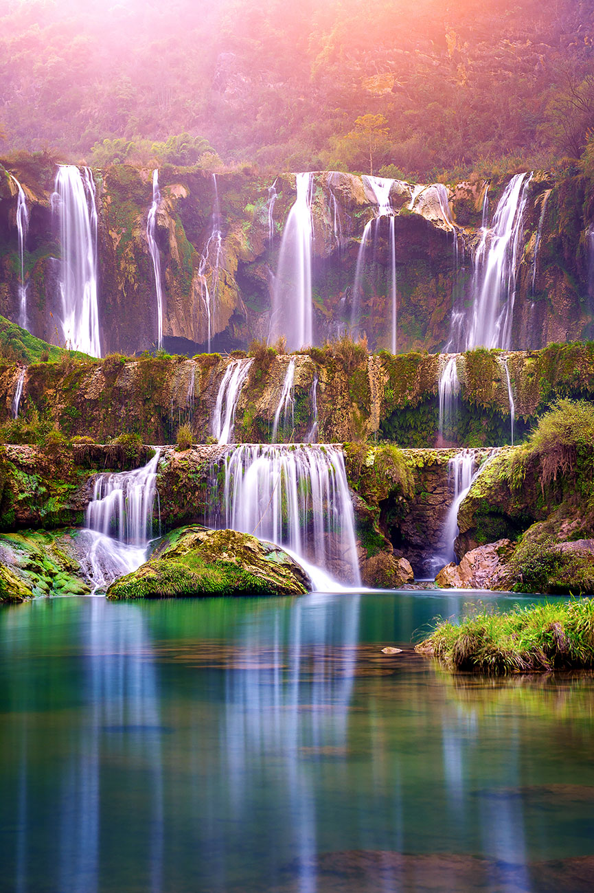 Pintura de paisagem monte ás e cachoeira