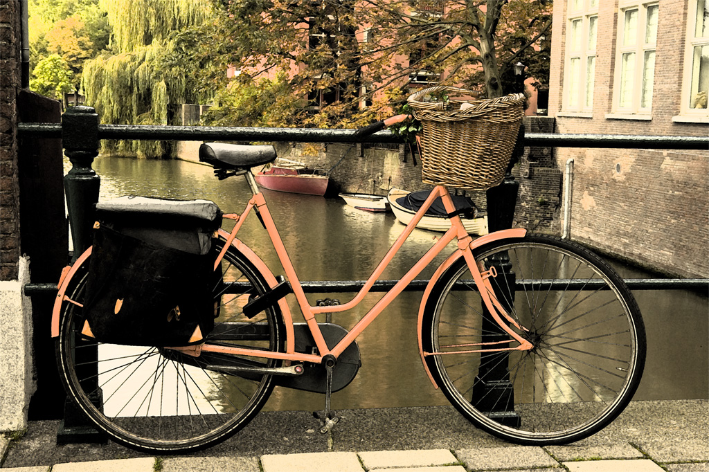 Quadro de bicicleta na ponte