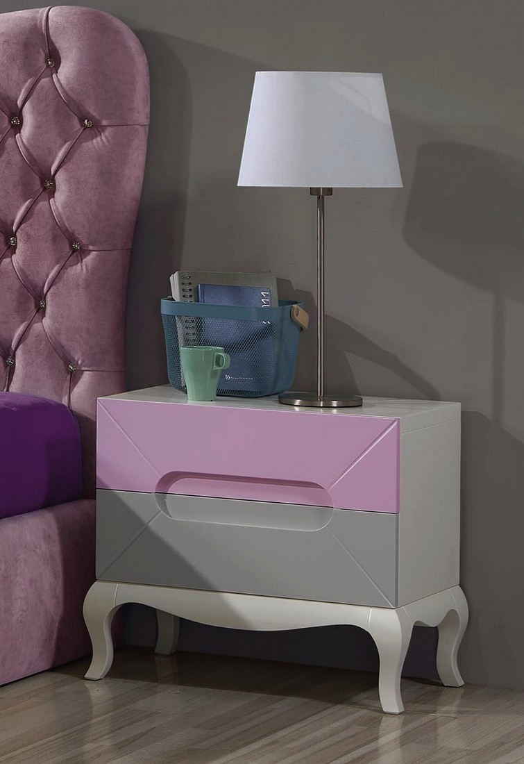 Tudo o que os jovens precisam para um quarto moderno e confortável a cabeceira Kenzo Ruby, com estilo inigualável!