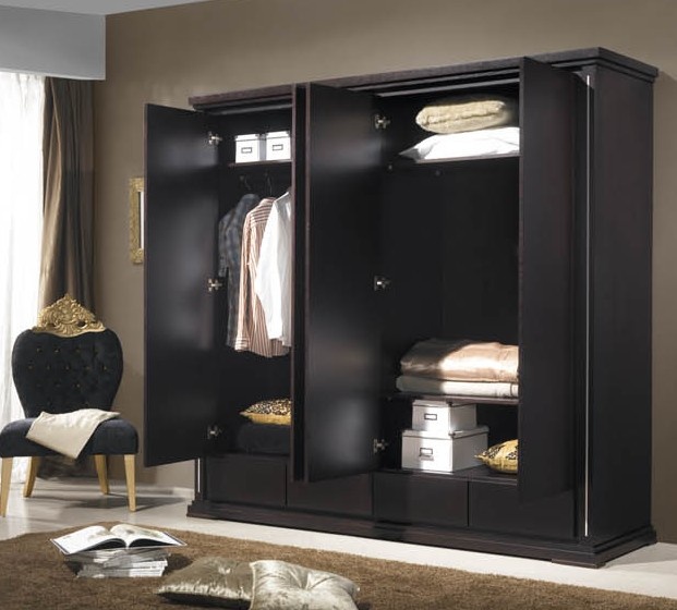 Organize o seu quarto com estilo roupeiro Safira, moderno e resistente para guardar todas as suas roupas e acessórios!