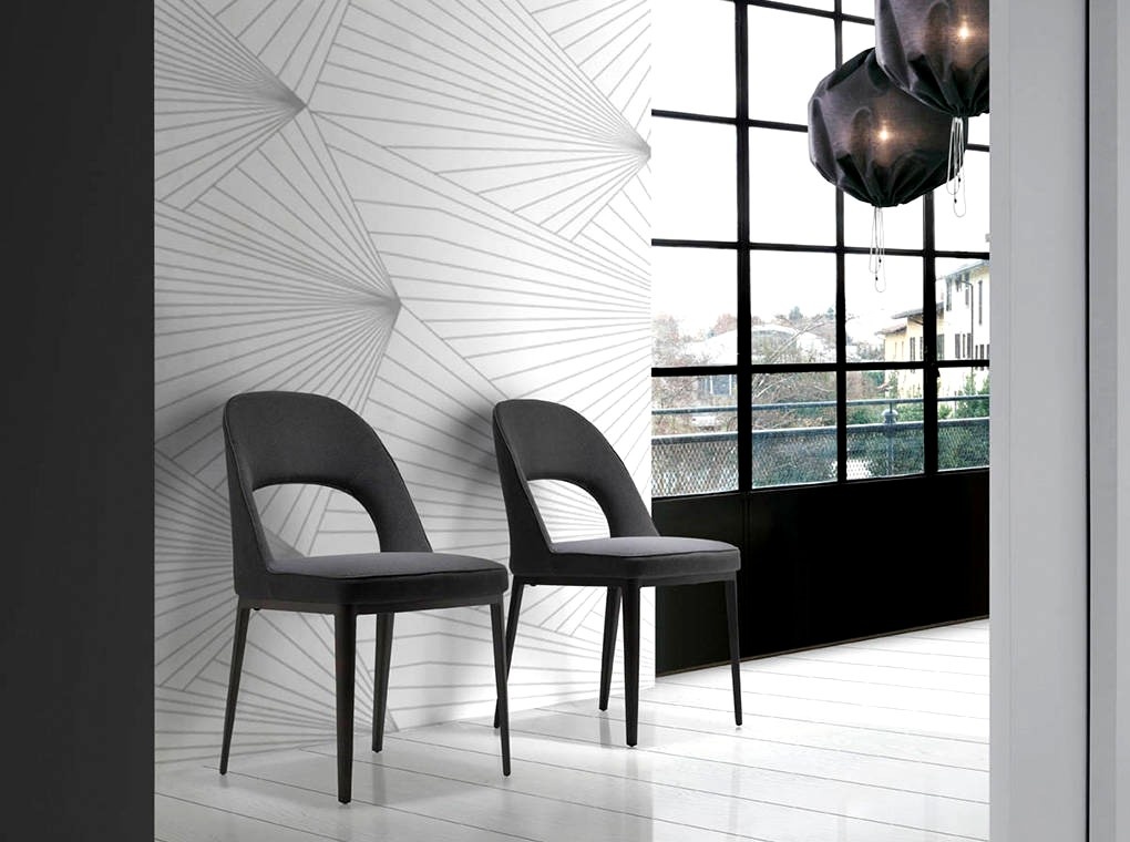 Esta cadeira lila é a escolha perfeita para dar um toque de modernidade à sua sala!