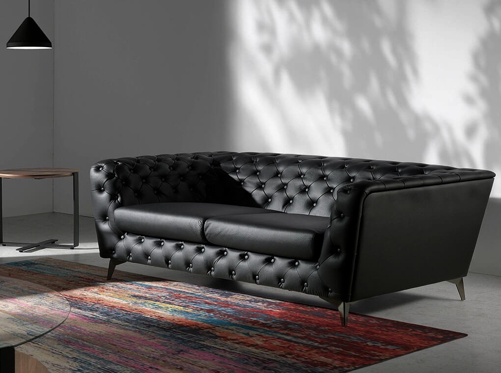 O sofá 2 lugares Amper é o máximo em conforto e estilo. Seu design moderno se destaca na decoração, proporcionando bem-estar e sofisticação ao ambiente.
