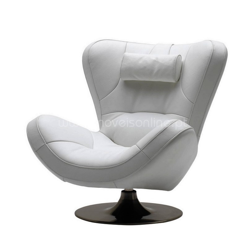 A Poltrona Swivel é a escolha certa para quem procura um design moderno, elegante e confortável. Ela tem a versatilidade e a funcionalidade que você precisa para concluir o seu ambiente perfeito.