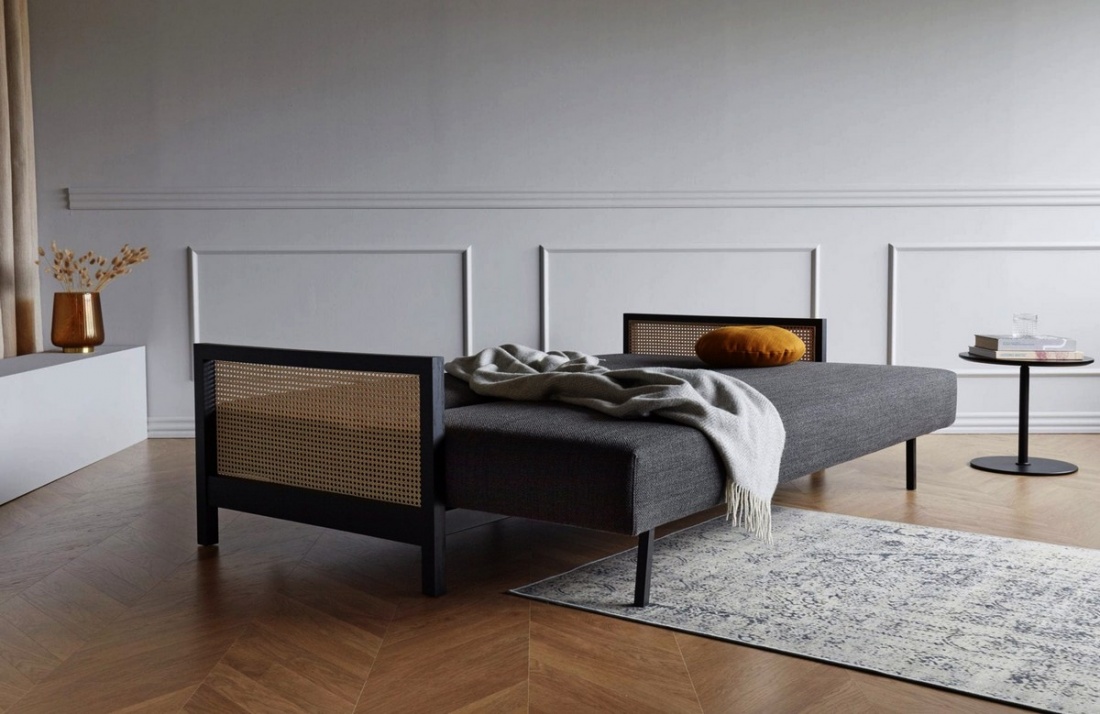 O sofá cama Narvi é a escolha perfeita para quem procura um móvel prático e versátil! Conforto, funcionalidade e design moderno em um só lugar.