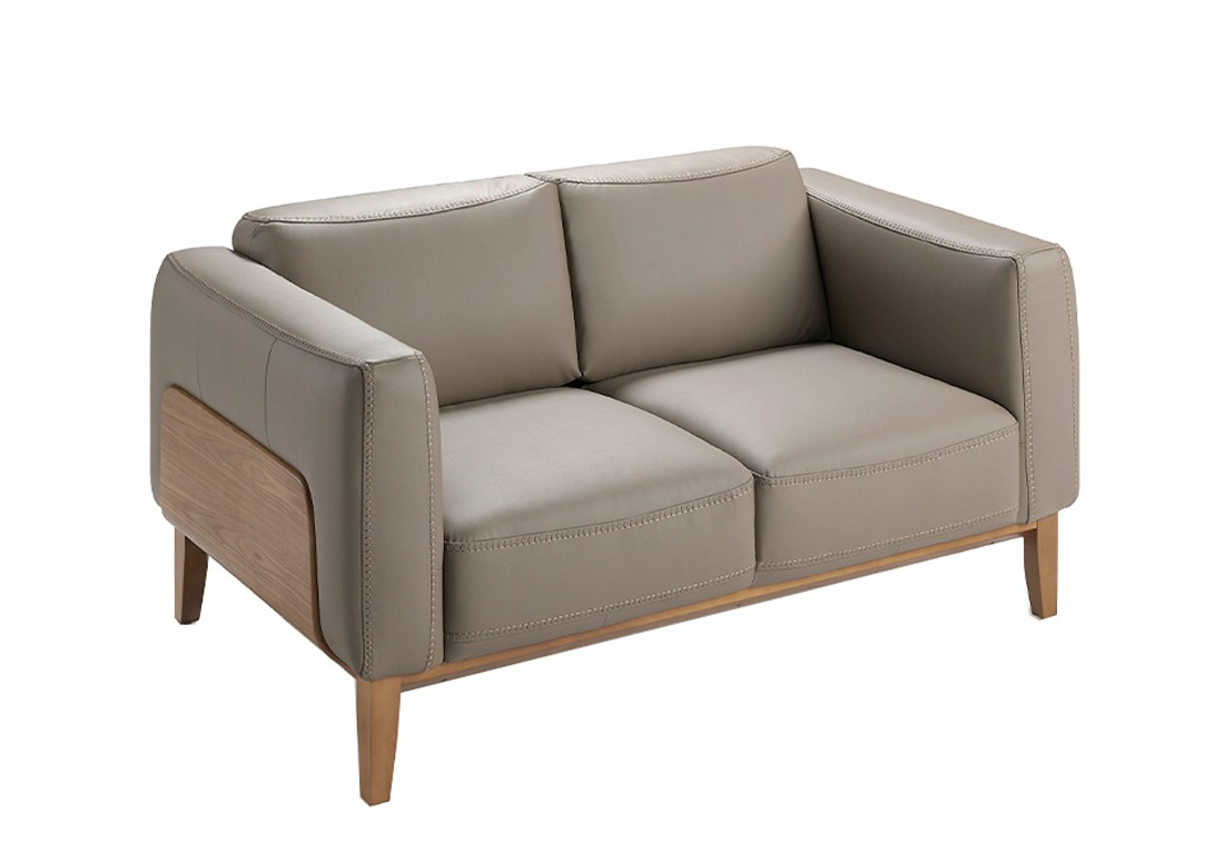 Conforto e estilo se unem neste incrível Sofa de 2 Lugares Plaza. Acabamentos de qualidade e design moderno, para tornar o seu espaço ainda mais aconchegante.