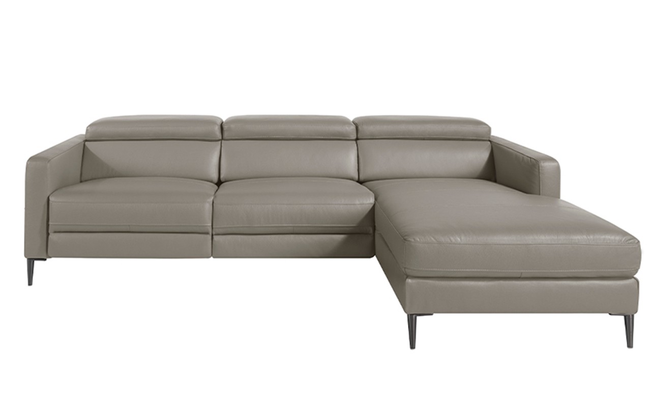 O sofá chaise Longue Compo é um verdadeiro convite ao relaxamento . Com o seu design moderno, este sofá é o complemento ideal para qualquer sala de estar.