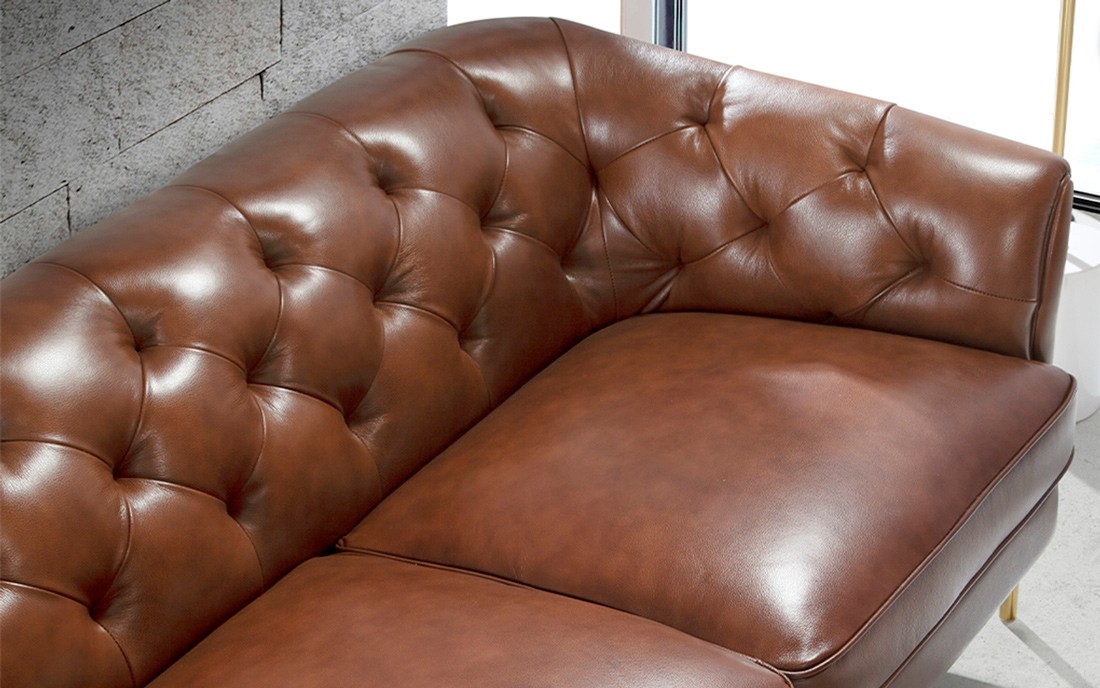 Conforto e estilo moderno para a sua sala. O sofá de 3 lugares Terrassa é ideal para trazer modernidade e aconchego à sua casa.