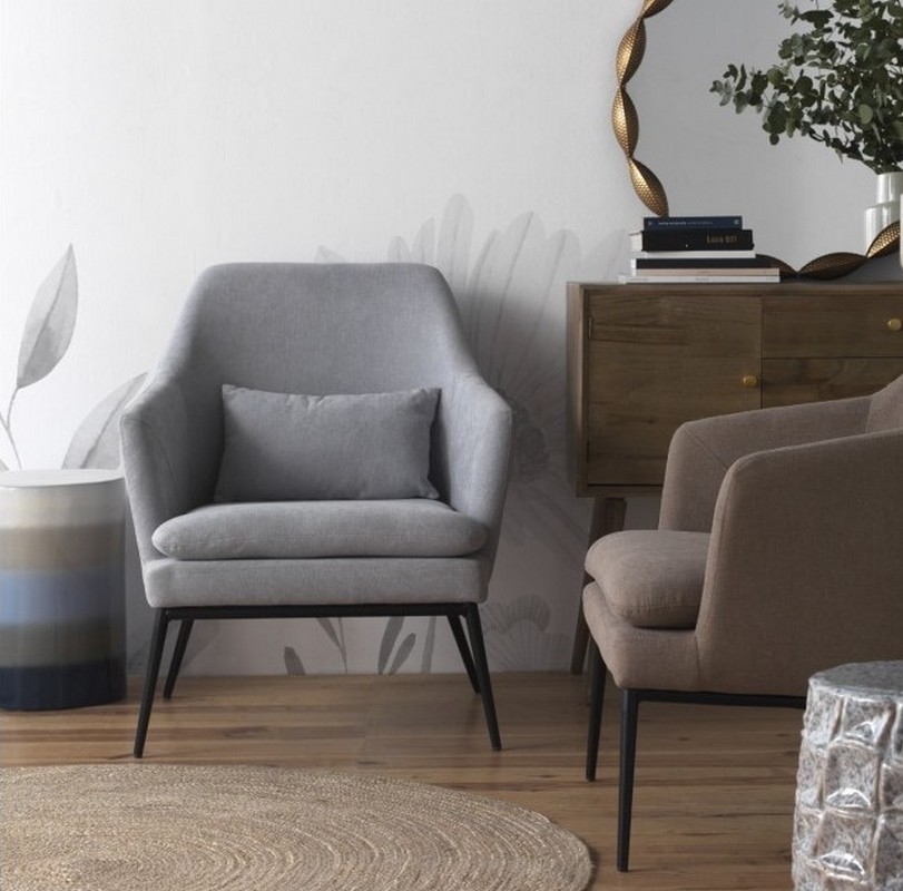 O Cadeirão Melilla é uma peça de mobiliário versátil e moderna, que se adapta a qualquer espaço. Sua estrutura robusta e acabamento sofisticado tornam-no ideal para dar um toque de elegância a qualque