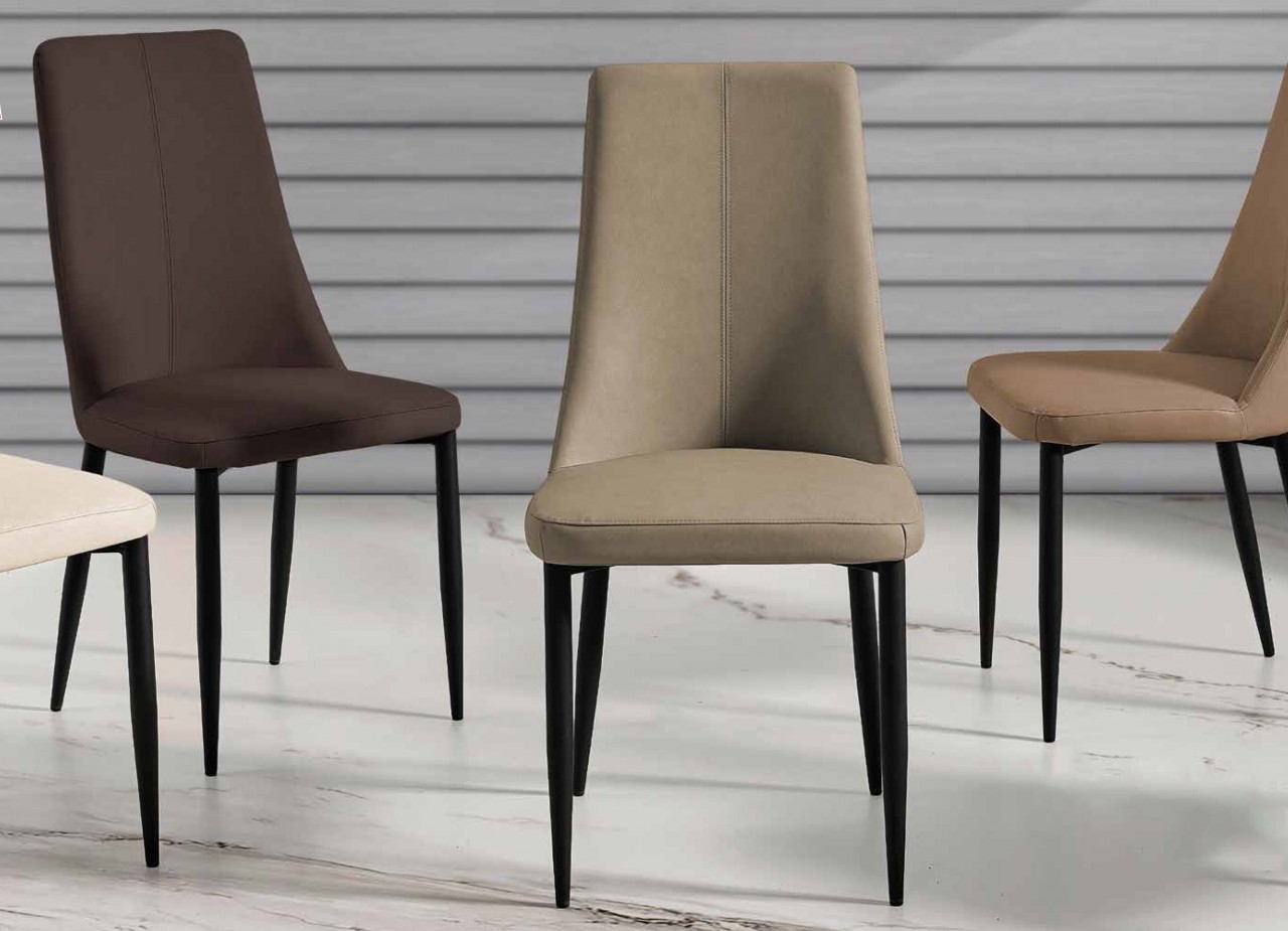 A cadeira Leti é a solução ideal para o seu espaço de cozinha. É leve, resistente e versátil, o que a torna perfeita para dar um toque moderno e aconchegante à sua casa.