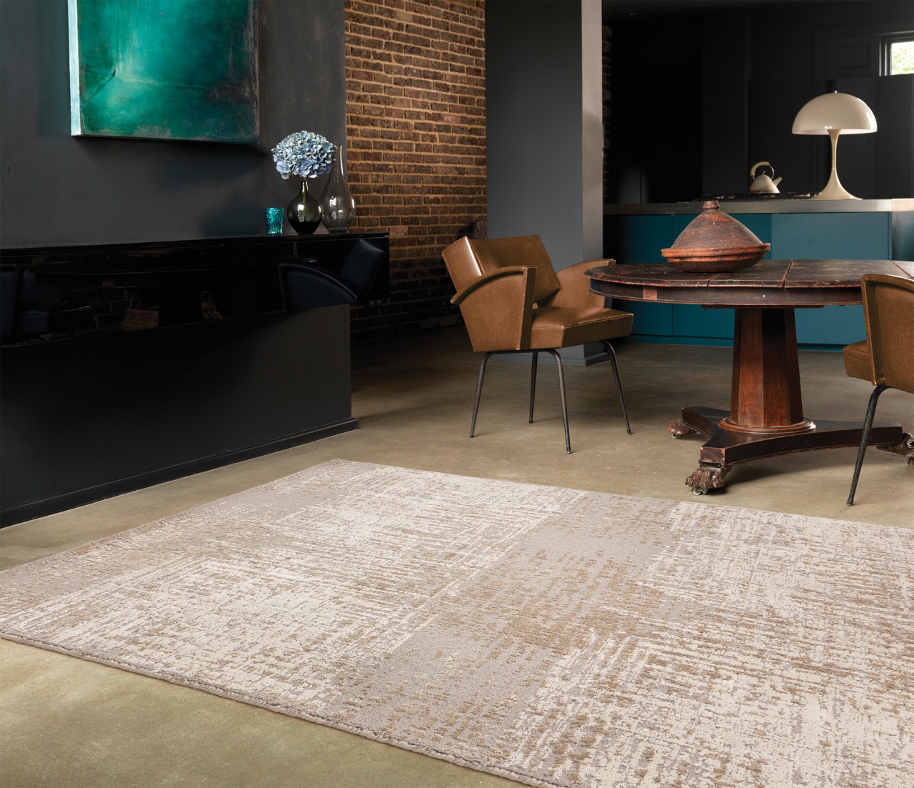 Este tapete Torino é a escolha perfeita para quem busca um toque contemporâneo na decoração da casa. Seu design moderno e sofisticado traz conforto e estilo a qualquer ambiente.