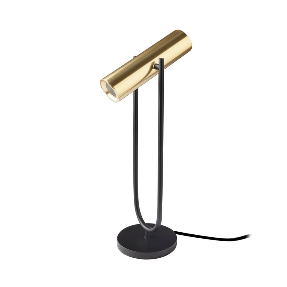O candeeiro de mesa Rossio Gold é o toque final para um ambiente moderno e elegante. Sua combinação de materiais nobres e linhas simples tornam-no uma peça única.