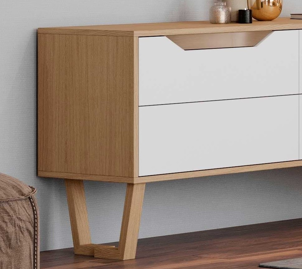 A cómoda Luca New é o móvel ideal para organizar e guardar os seus pertences com grande estilo. Seu design moderno e funcional é a garantia de um ambiente aconchegante e bem arrumado.