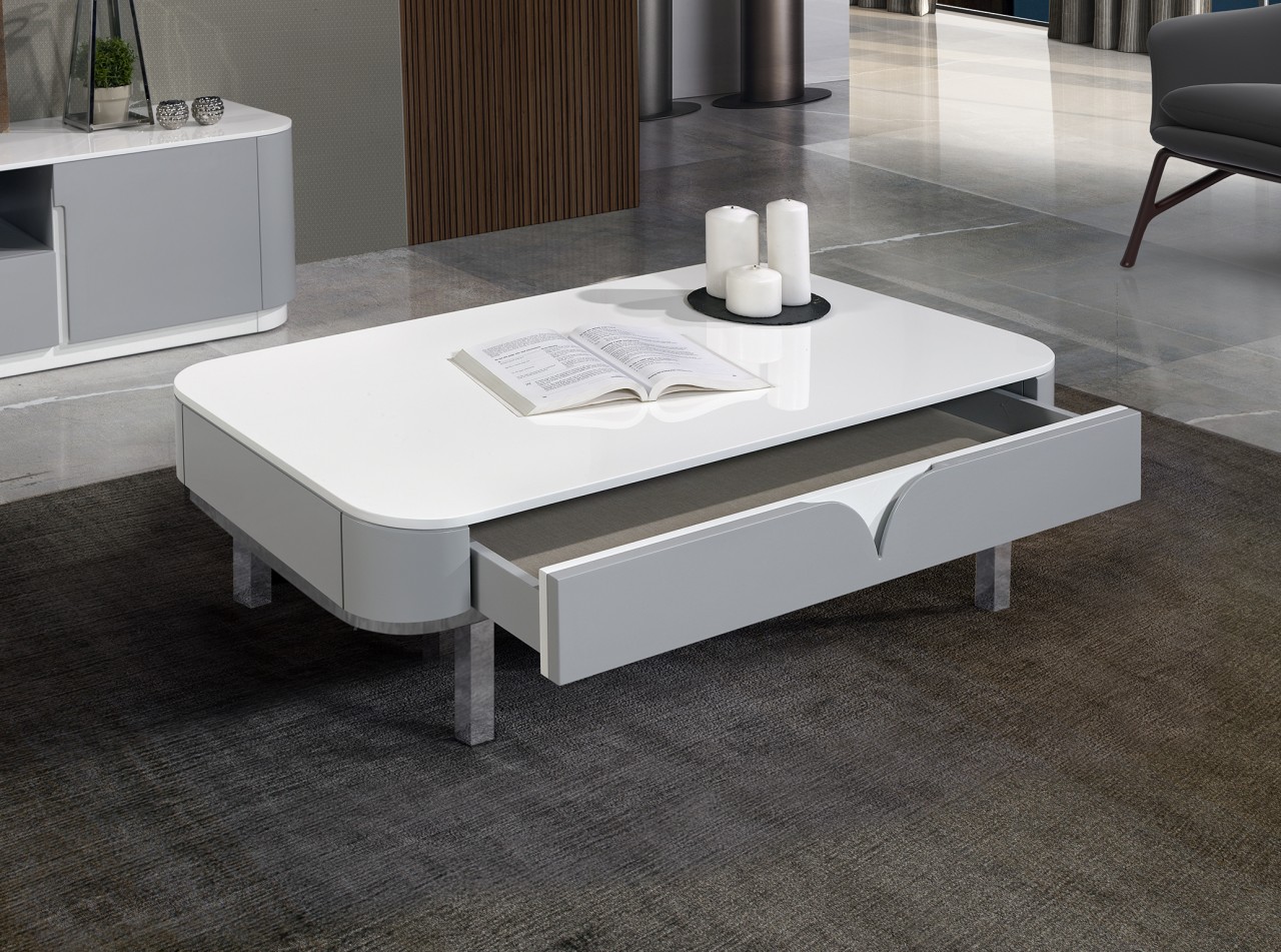 Esta mesa de centro Bello Double é uma combinação perfeita entre modernidade e elegância. Seu design diferenciado é ideal para completar a decoração de qualquer ambiente.