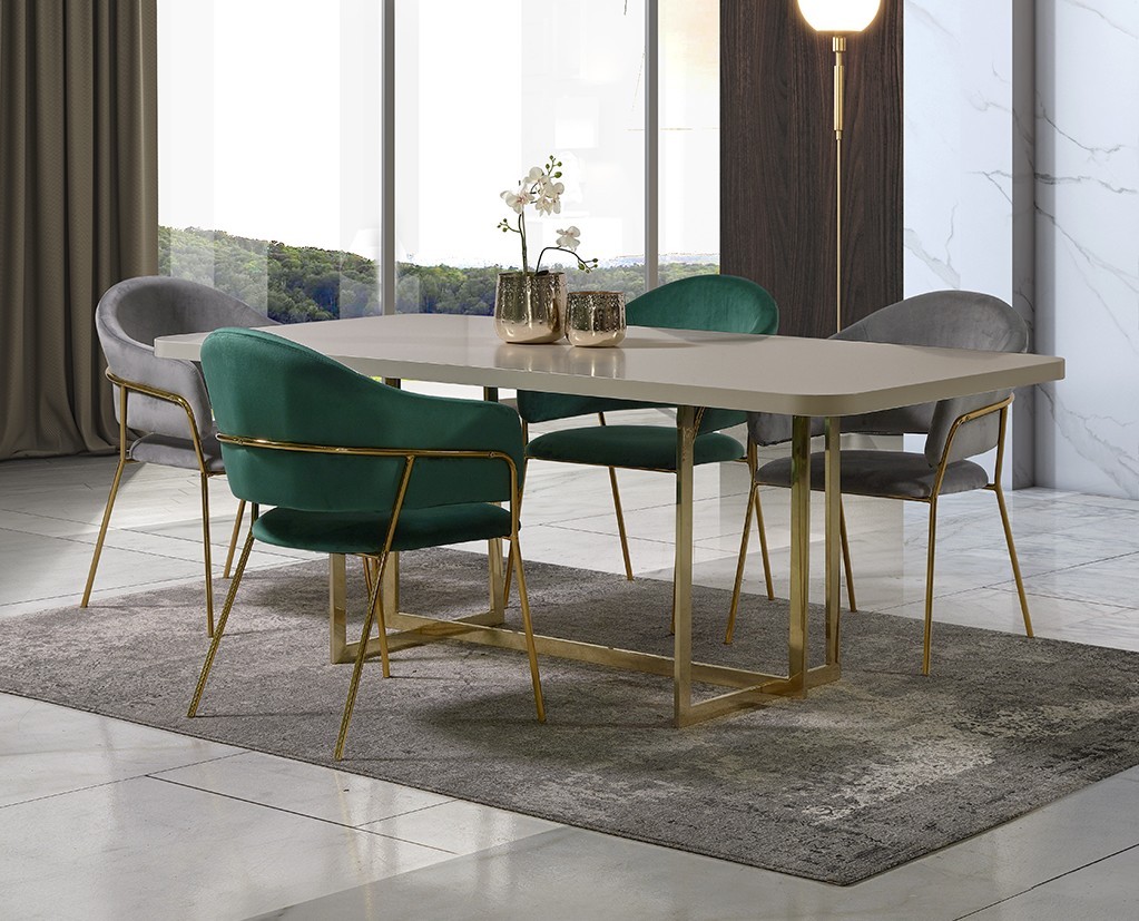 A Sala de Jantar Bello Simple é a escolha perfeita para quem deseja criar um ambiente moderno e acolhedor. Uma mistura de elegância e simplicidade para o seu lar!