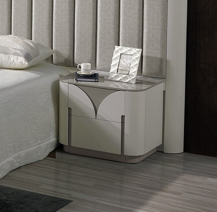 Conforto e elegância se unem para criar a cama de casal Bello Line. Uma peça que se destaca na decoração do seu quarto.