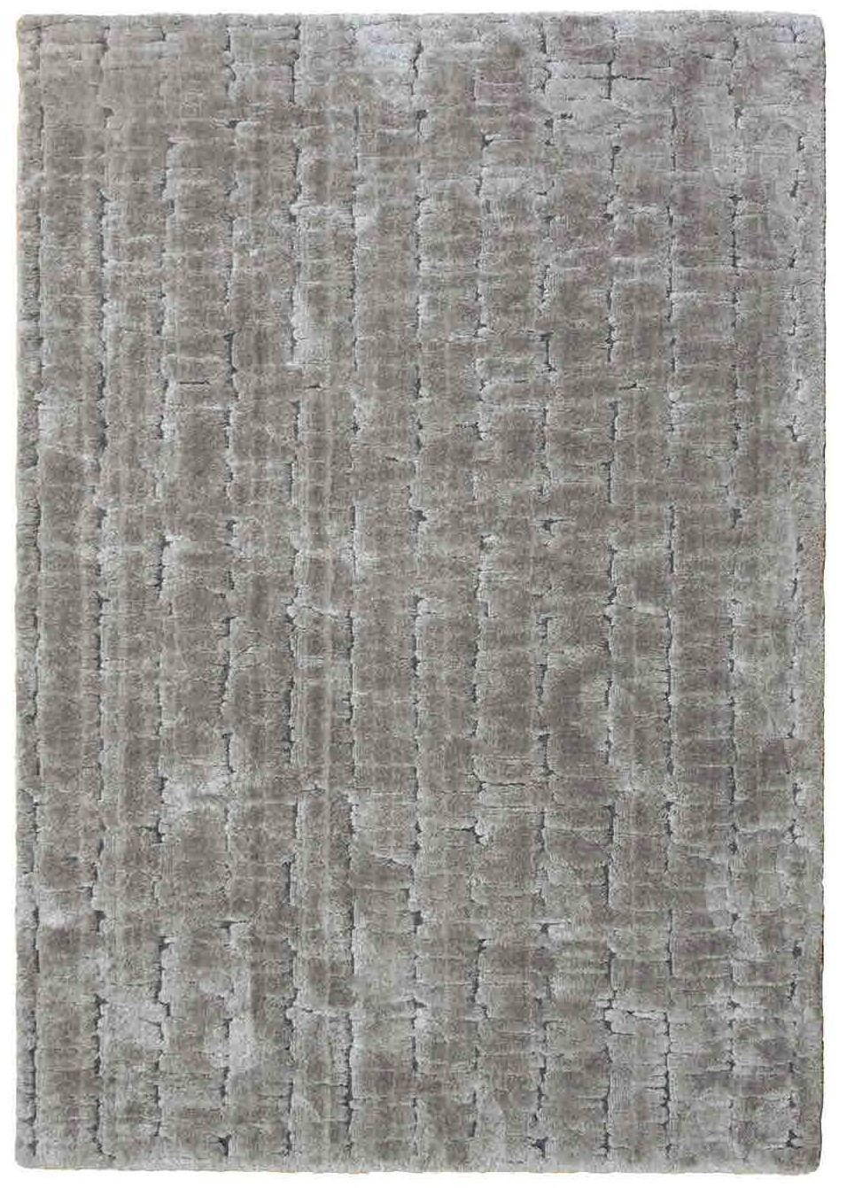 O tapete Miura é um exemplo de elegância e sofisticação, com a sua textura única e acabamentos requintados. Uma peça que vai realçar qualquer divisão da casa.
