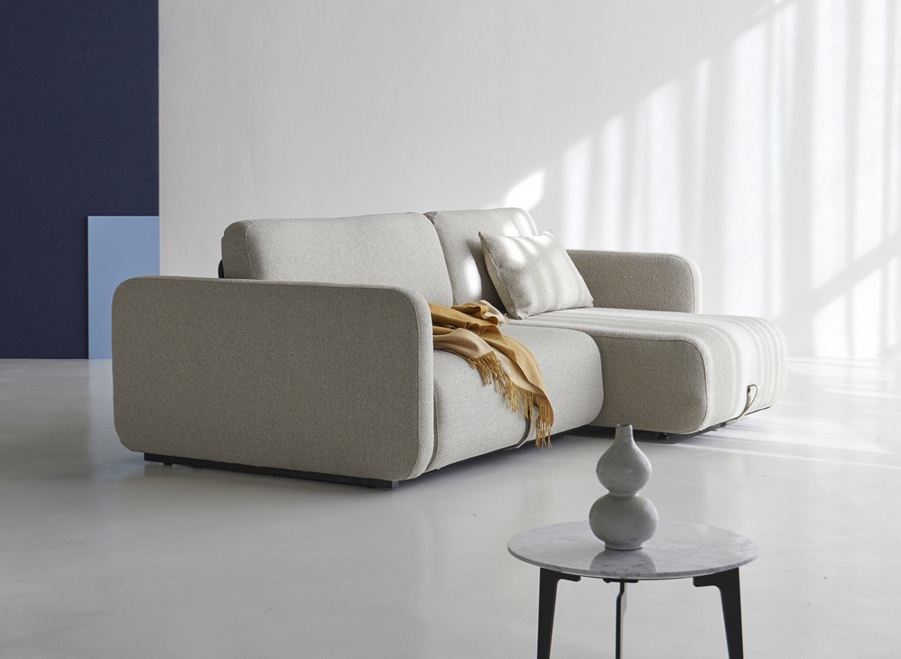 O sofá chaise Vogan é o lugar perfeito para relaxar moderno, elegante e acolhedor.