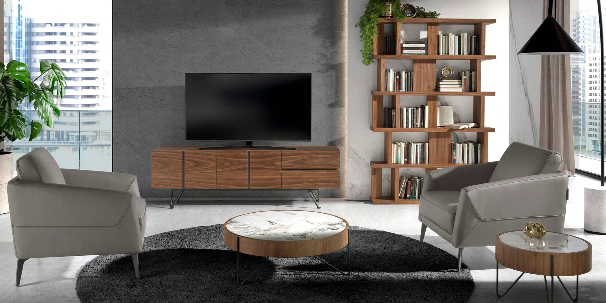 Sala de estar elegante com móvel para TV e poltronas aconchegantes, perfeita para relaxar