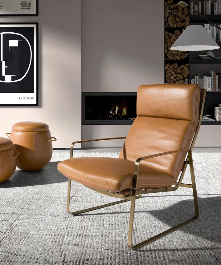 Poltrona moderna com design elegante, perfeita para adicionar conforto e estilo ao ambiente.