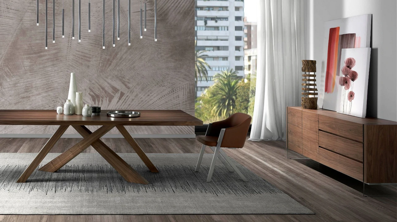 Design sofisticado em sala de jantar de nogueira, perfeita para refeições com estilo.