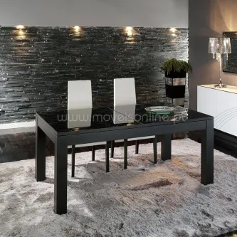 Mesa de jantar extensível Seven em vidro preto com duas cadeiras brancas