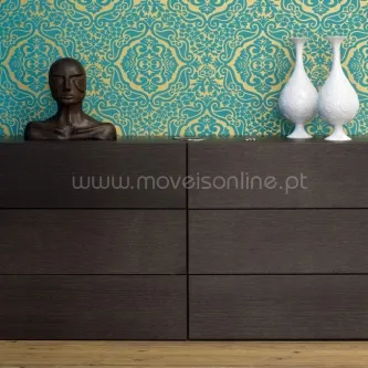 Cómoda Aurora em madeira escura com busto e dois vasos brancos