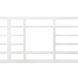Estante Denso I branca minimalista com prateleiras geométricas e abertura central
