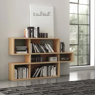 Estante London modular em madeira clara com nichos horizontais e livros
