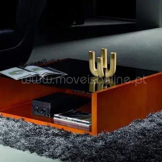 Mesa de centro Figueira da Foz laranja com tampo de vidro negro e castiçal dourado