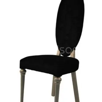 Cadeira Deco preta estofada com encosto oval e pernas douradas