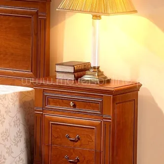 Mesa de cabeceira Havai em madeira com candeeiro e livros