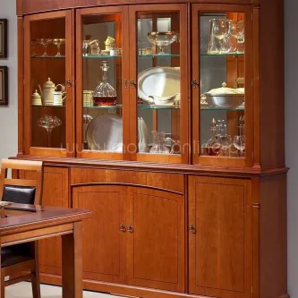 Louceiro Anna em madeira com portas de vidro e loiça e copos expostos