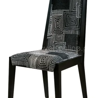 Cadeira Kenzo em madeira preta com estofado preto e padrão geométrico branco.